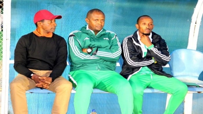 Mugunga Dieudonne Burucaga (ibumoso) yasimbuwe na Ruremesha Emmanuel wicaye hagati muri Kiyovu Sports