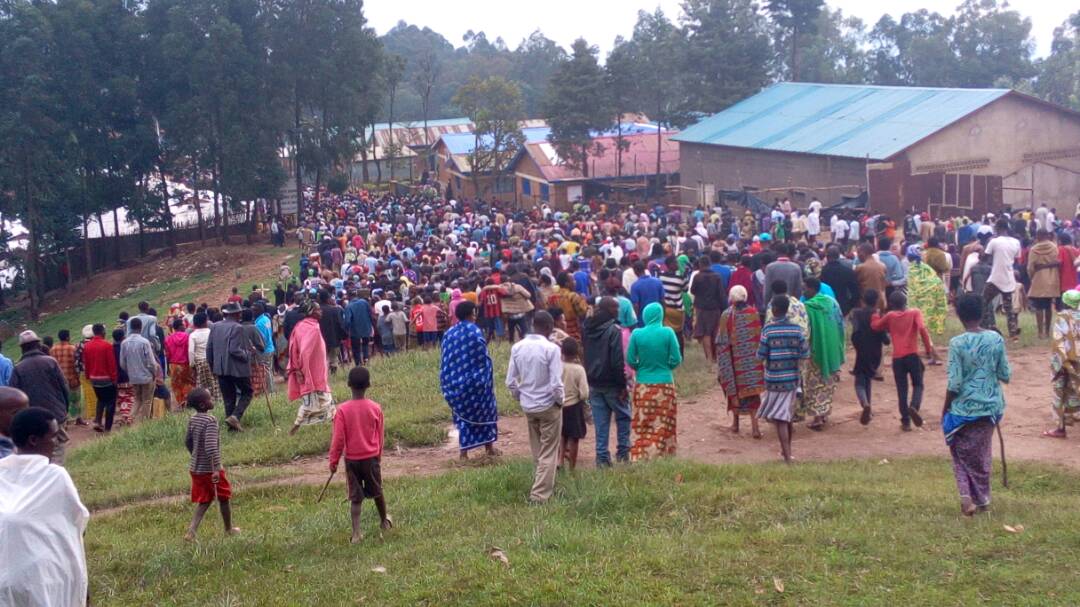 Impunzi zavuye mu nkambi yazo zijya mu baturage