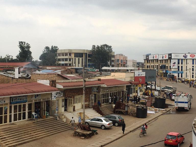 Kizimyamoto yahageze ibicuruzwa byamaze gukongoka, ariko yaramiye depo zegeranye n'iri hariya hari gucumba umwotsi