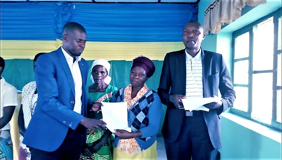operative Umuhuzaishyikiriza buri mwaka inkunga y'ubwisungane mu kwivuza abantu 50 batishoboye