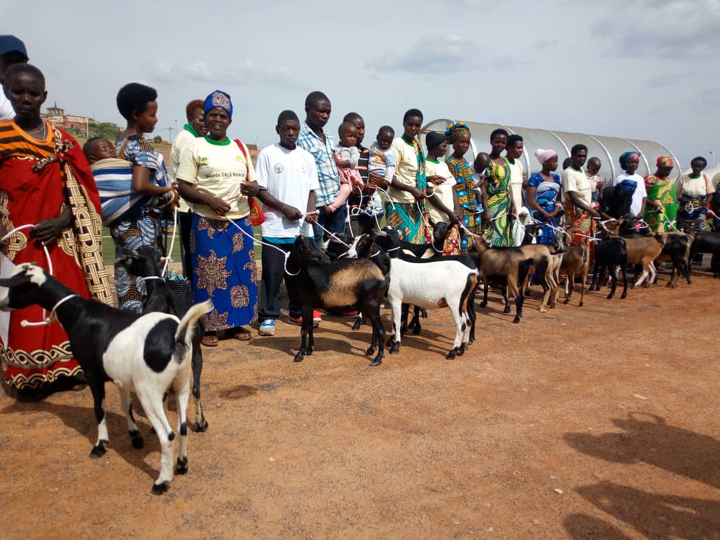 Koroza abagore bakennye ni bumwe mu buryo imiryango nka Care International ikoresha mu kubateza imbere