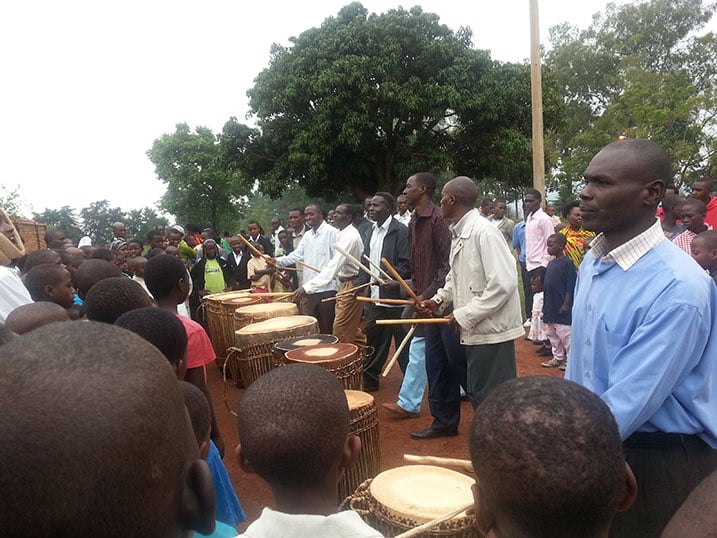 Ku munsi nk'uyu usanga bavuza ingoma zigaragaza ibyishimo.