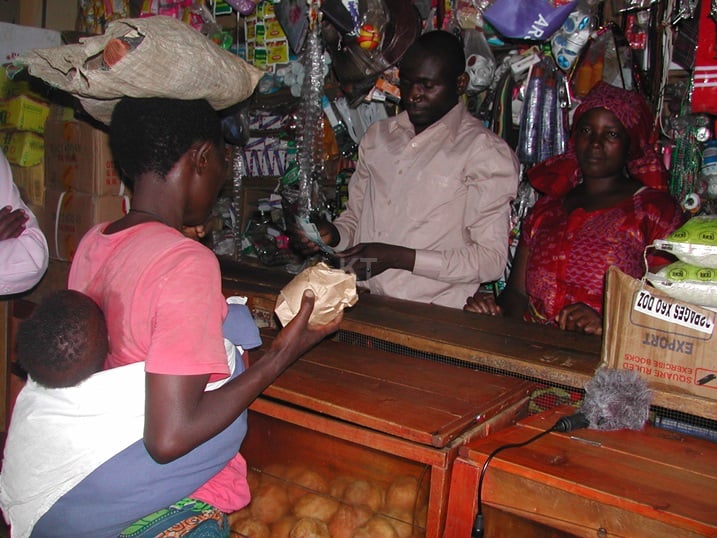 Ku munsi Komayombi akorera amafaranga atari munsi y