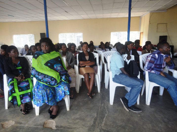 Kubera amakosa bakoze, abashyize amakuru muri mudasobwa batumijweho igitaraganya ngo bayakosore vuba na bwangu.