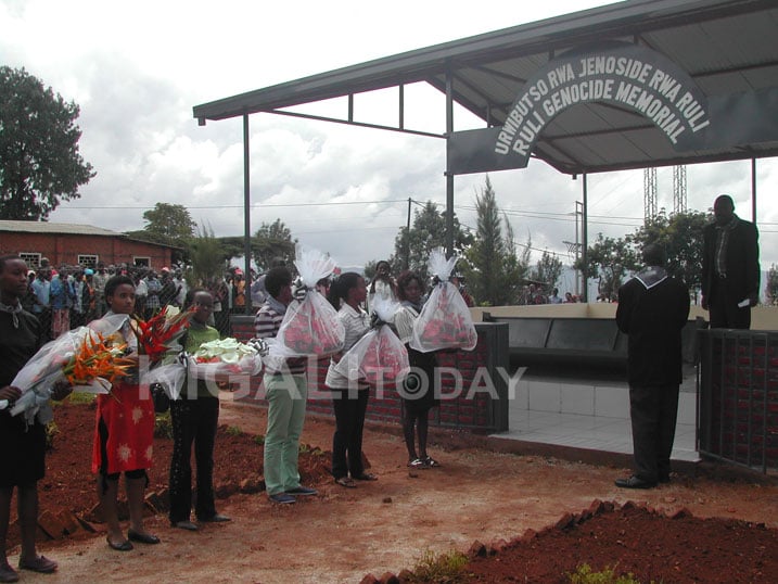 Kubera uruhare Perezida Kagame yagize mu guhagarika Jenoside , abayirokotse ngo barifuza ko Itegeko Nshinga rihinduka bakazongera kumutora.