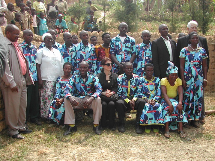 Kubera uburyo ibikorwa abajyanama b'ubuzima bakora bidasanzwe Katie Taylor yifuje gufata ifoto y'urwibutso.