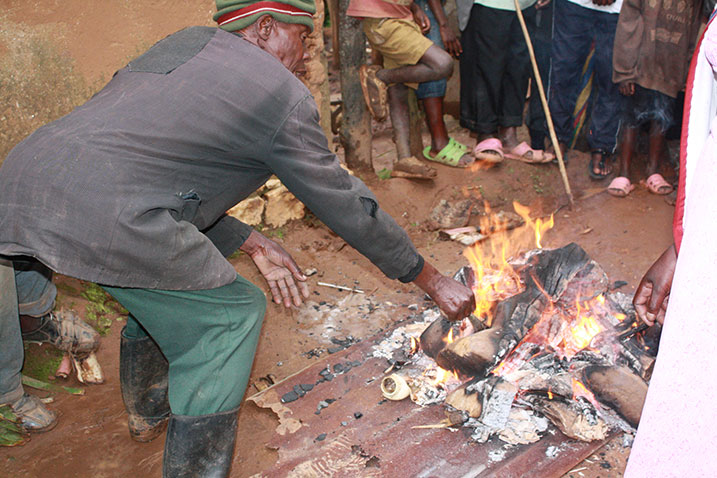 Ibikoresho bikekwa kurogerwamo biratwika. Hagira utabyishimira bigashobora guteza umutekano muke.