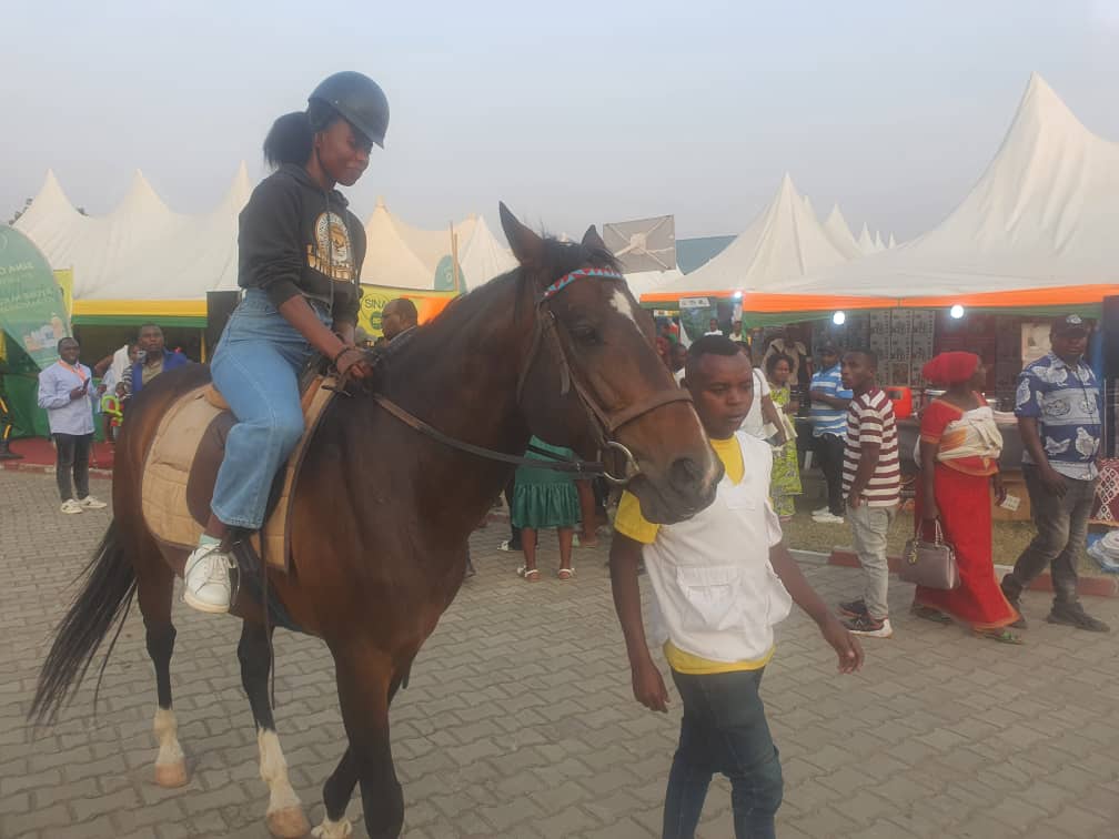 Kugenda ku ifarashi ni amafaranga ibihumbi bitatu (3000Frw)
