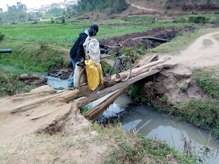 Kuhacana imizigo ntibyoroshye