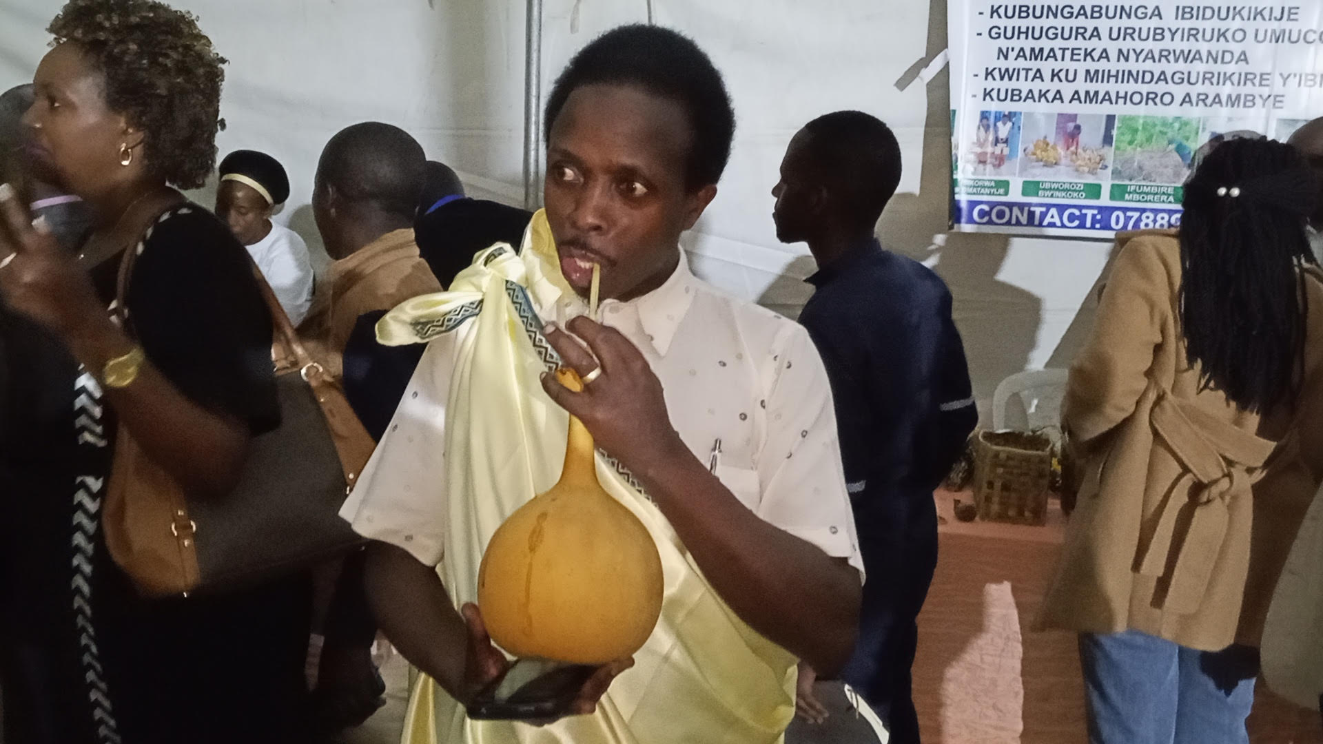Umusizi Nsanzabera ku gacuma ka Kinyarwanda