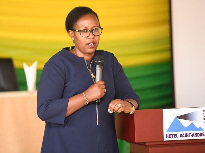 Minisitiri Ingabire avuga ko utuntu duto abayobozi bapfa aritwo dutuma badatanga umusaruro