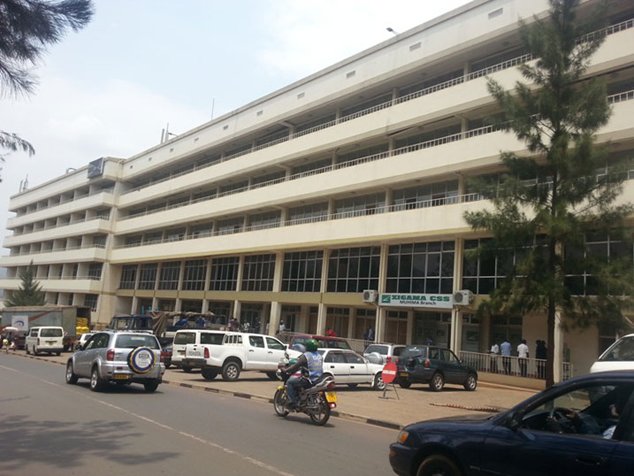 Ahazwi nko kwa Kabuga mu Mujyi wa Kigali. Iyi nyubako iri mu zabanje kubakwa muri Kigali. 
