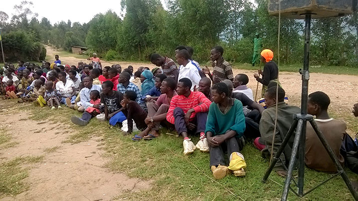 Kwegerezwa amashanyarazi bizahagarika abaturage bakora ingendo ndende bajya gushaka serivisi zikenera amashanyarazi.