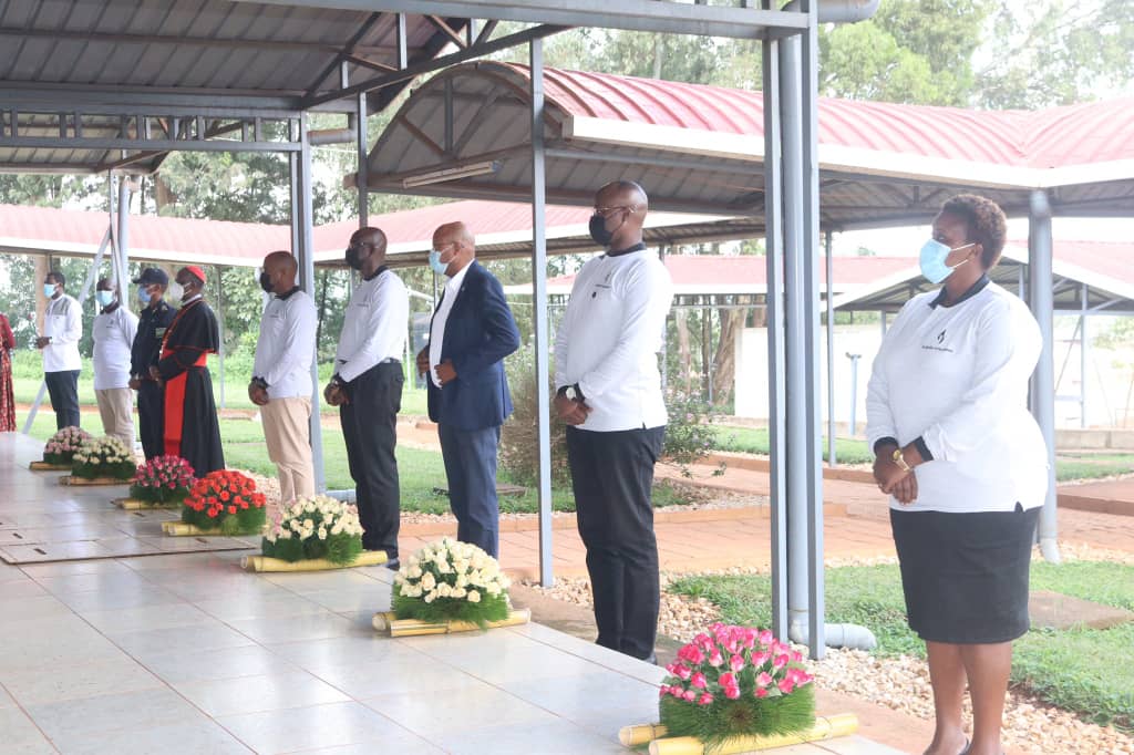 Abayobozi batandukanye bitabiriye umuhango wo kwibuka imiryango yazimye mu 1994