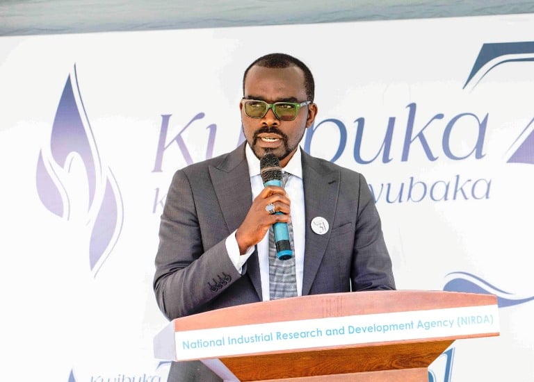 Minisitiri Sebahizi ati turi mu rugamba rukomeye rwo gusesengura ibyo tuvuga, ibyo twigisha abana bacu
