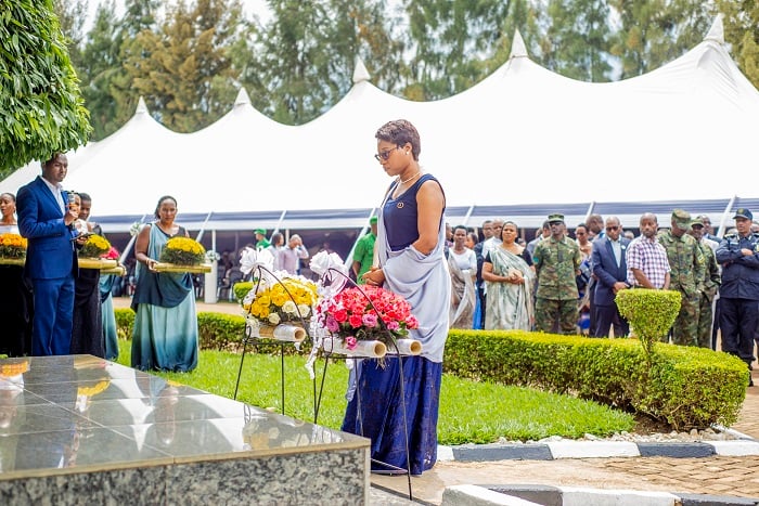 Minisitiri Bayisenge yasabye urubyiruko gukebura abagifite ingengabitekerezo ya Jenoside