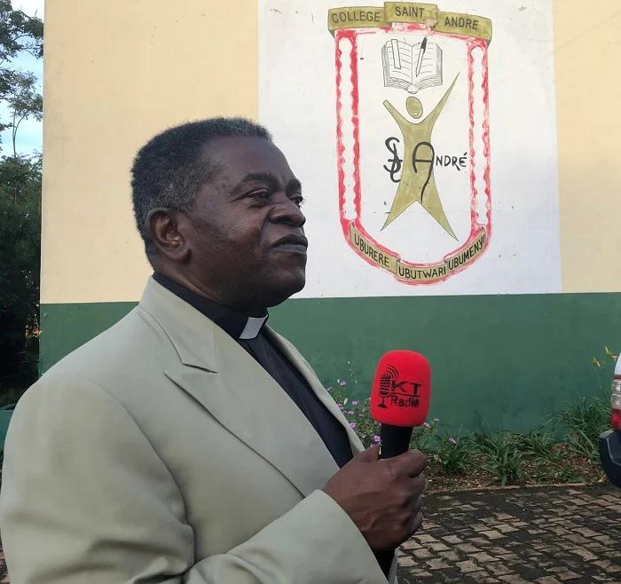 Padiri Uwimana Chrisostome wahishe Abatutsi bari barahungiye muri St André 