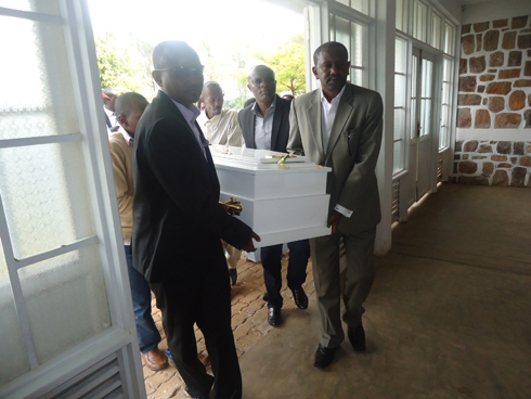 Hashyinguwe mu cyubahiro imibiri umunani y'abazize Jenoside. 