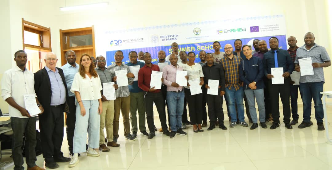 Bahawe ibyemezo bigaragaza ko bahuguwe
