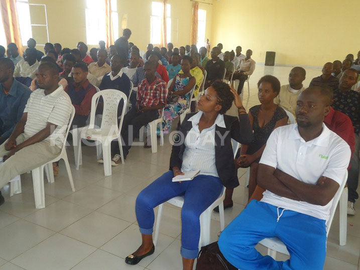 Kwitinya ngo biri mu bituma urubyiruko rudatera imbere.