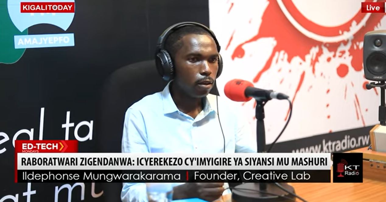 Umuyobozi wa Creativity Lab, Ildephonse Mungwarakarama, yasobanuye ibya Laboratwari zigendanwa, ubwo yari mu kiganiro kuri KT Radio