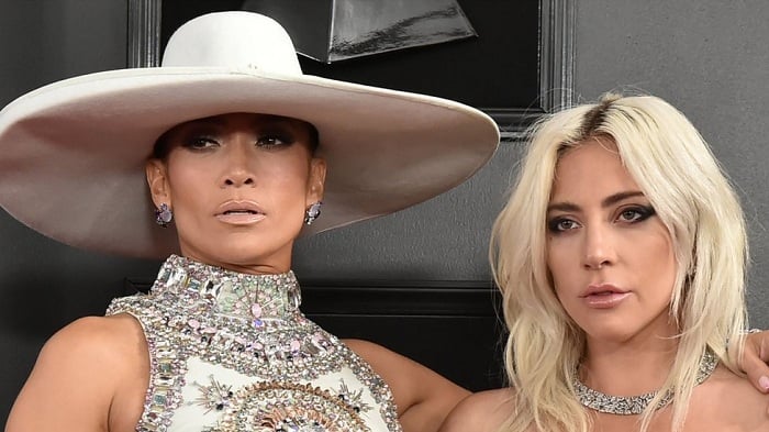 Lady Gaga na Jennifer Lopez (wambaye ingofero) bazasusurutsa abazitabira umuhango wo kurahira kwa Joe Biden