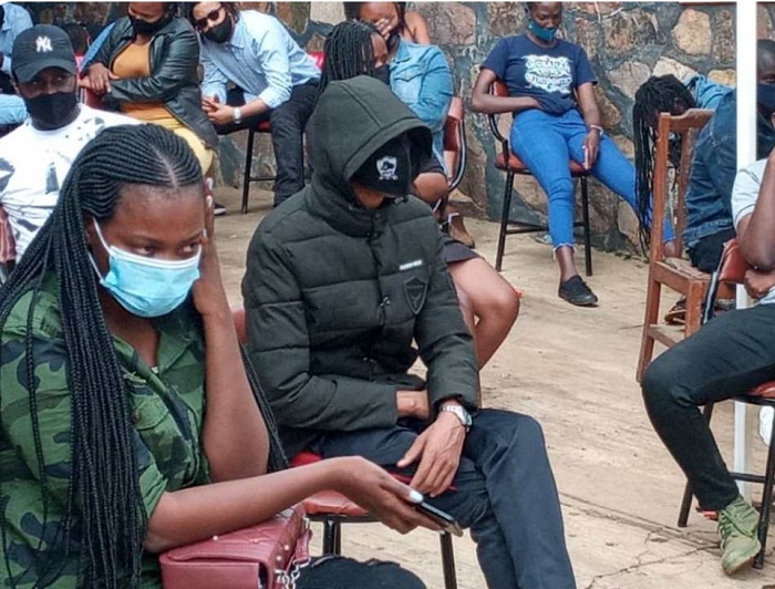 Laguna Motel yafatiwemo abantu 128 bacucikiranye bari mu kabyiniro barengeje amasaha yo gutaha