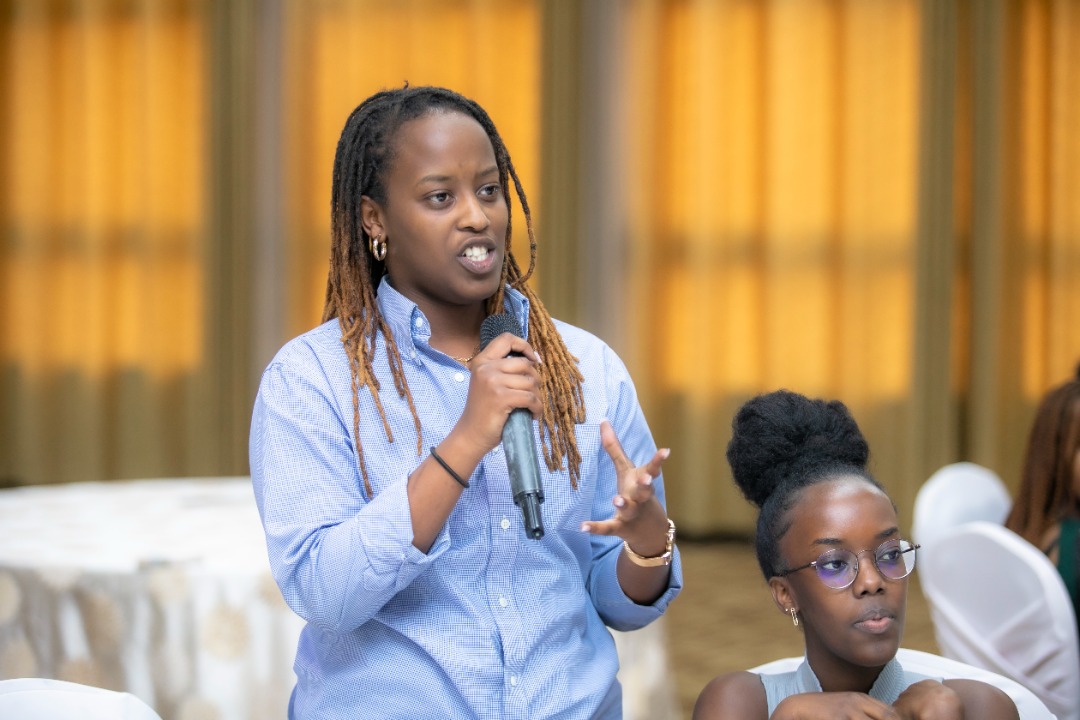 Lesrie Karekezi ni umwe mu babajije ibibazo by