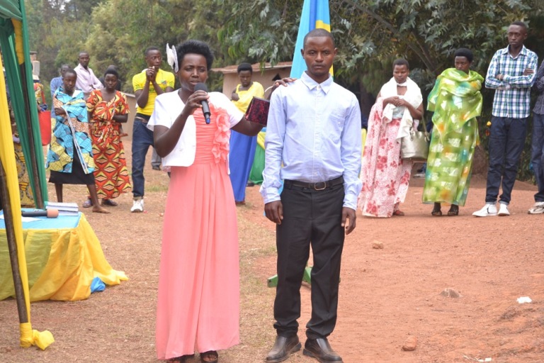 Liberata Hategekimana, nyuma yo gusezerana imbere y'amategeko n'umugabo we ati "Nabonye sheri wanjye"