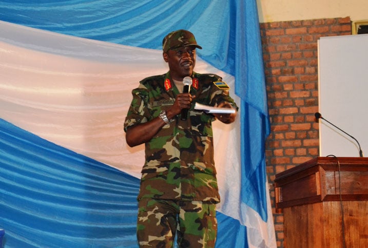 Lit. Gen. Ibingira yemeza ko FDLR iteye waba umukino utamara iminota 90.