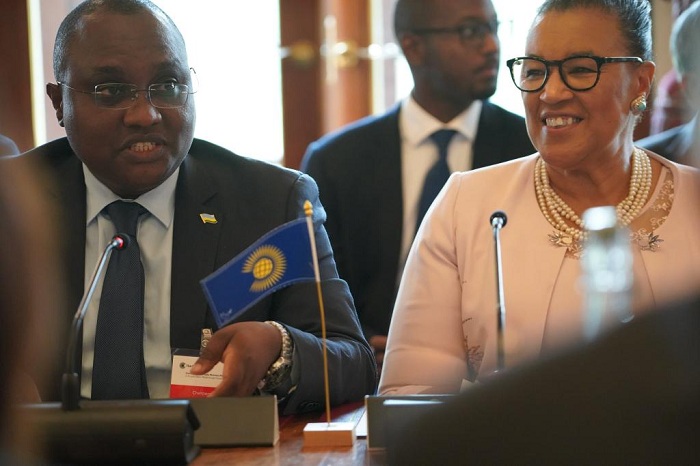Minisitiri Dr Jean-Chrysostome Ngabitsinze na Patricia Scotland KC