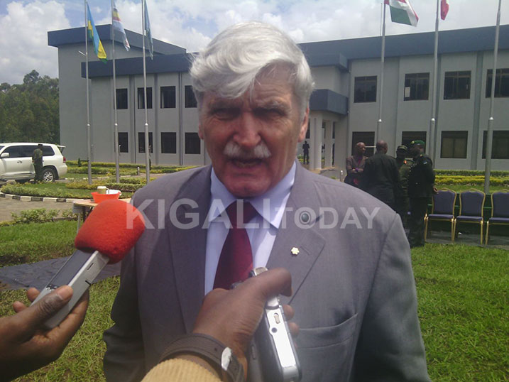 Lt. Gen. Dallaire avuga ko ubwo yatereranwaga n