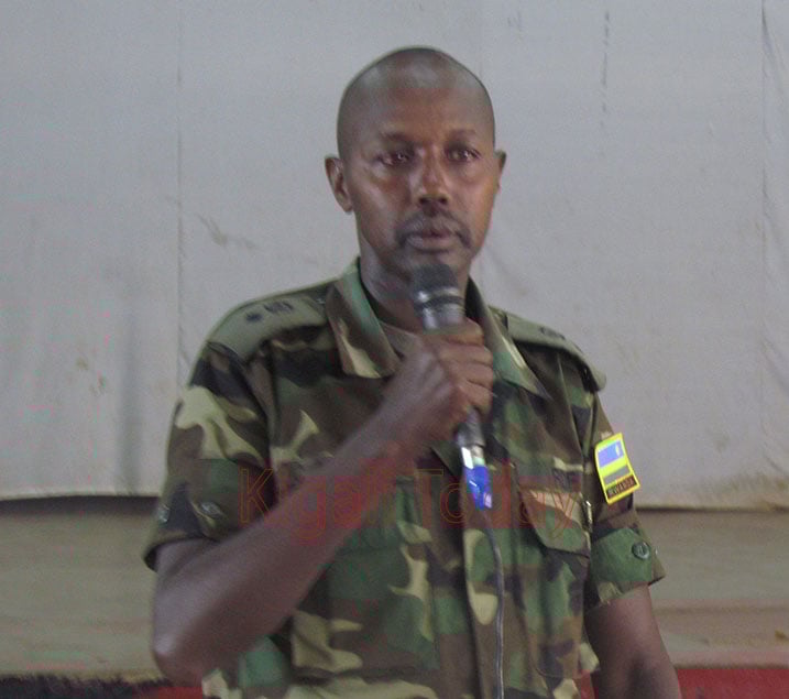 Lt. Col. Matungo avuga ko ingabo na Polisi bagiye gufasha mu gutuma abaturage bahabwa Serivisi nziza. 