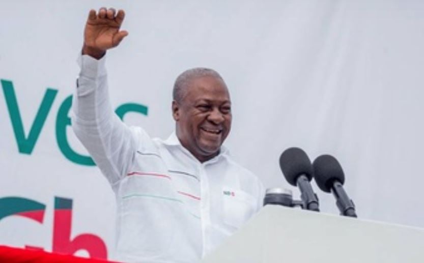 John Dramani Mahama yongeye gutorerwa kuyobora Ghana nyuma yo kwiyamamaza inshuro ebyiri agatsindwa