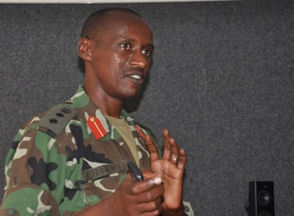 Col. Dr. Twagiramukiza ushinzwe ibyo kuvura amatwi, umunwa, amaso n'amazuru.