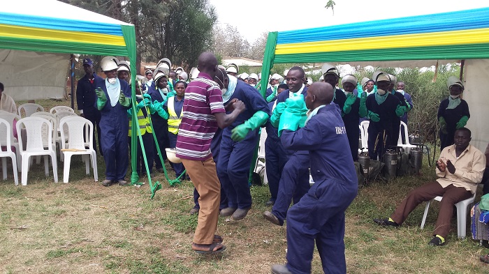 Abajyanama b'ubuzima bitezweho gutera umuti wica imibu mu mazu basabwe kuzabikora neza