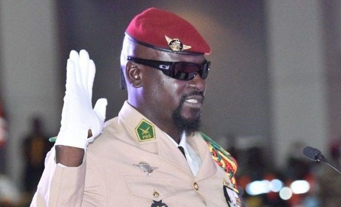 Col. Mamady Doumbouya yarahiriye kuba Perezida w