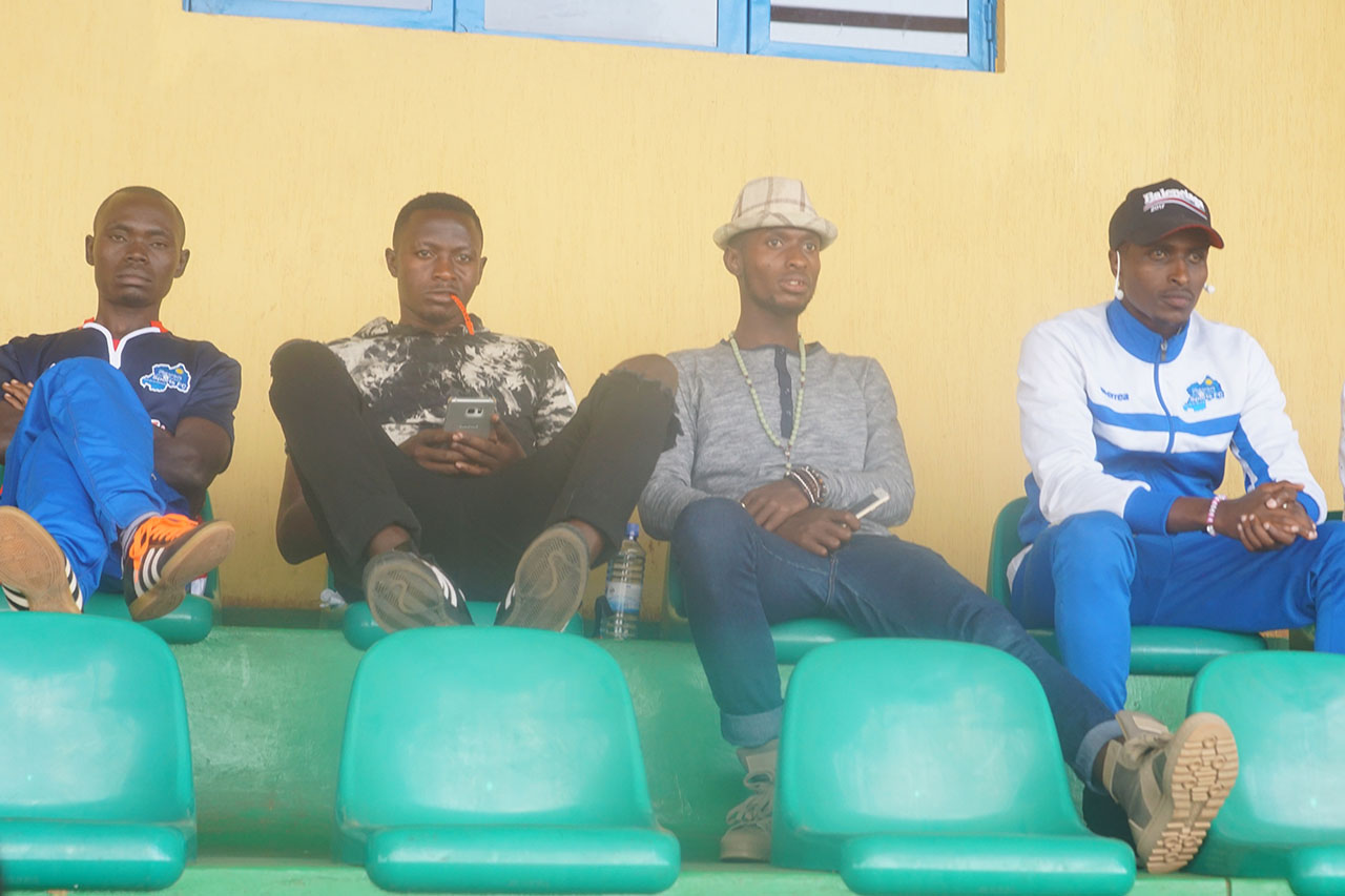 Bakame, Manzi Thierry na Irambona Eric bari biyicariye mu bafana