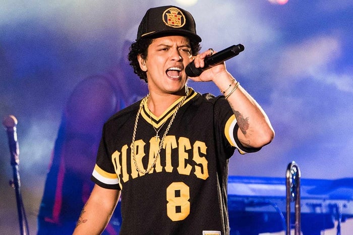 Bruno Mars yahagaritse igitaramo yari afite muri Israel kubera intambara