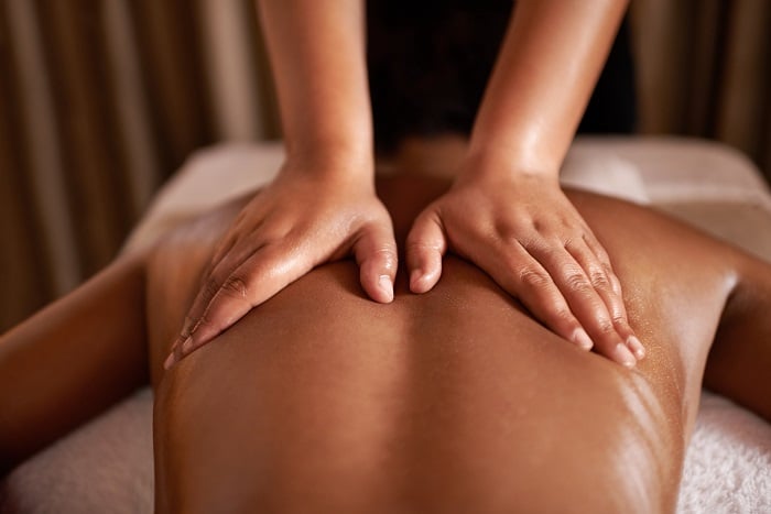 Massage ni imwe muri serivisi zari zarahagaze mu rwego rwo kwirinda icyorezo cya COVID-19