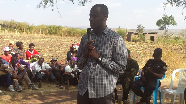 Umyobozi w'Akarere ka Nyagatare, Mupenzi George, ahwiturira inzego z''ibanze kuzuza neza ikaye y'abinjira n'abasohoka kugira ngo bakumire abagizi ba nabi.