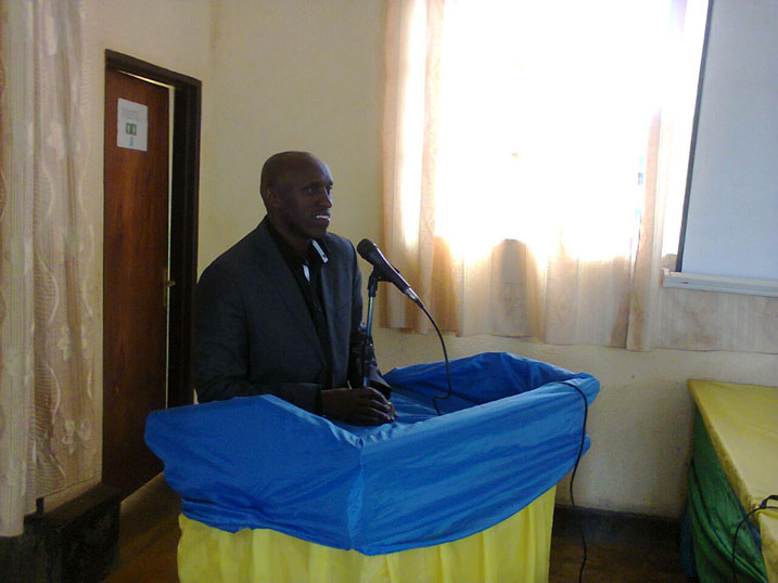 Habyarimana avuga ko imikorere mibi y'abajyanama iri mu bihembera ruswa.