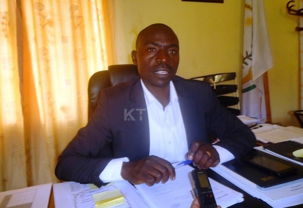 Umuyobozi w'akarere Uwanzwenuwe avuga ko bazakomeza kwegereza abaturage ibikorwa remezo mu ngengo y'imari.