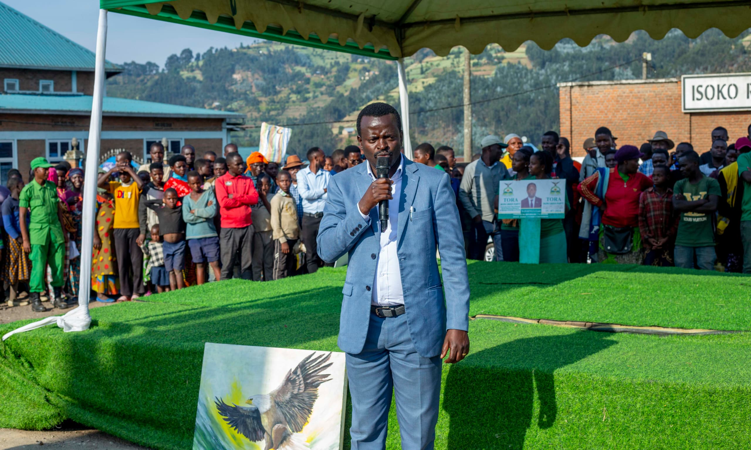 Mayor wa Musanze Claudien Nsengimana ni we wakiriye Green Party