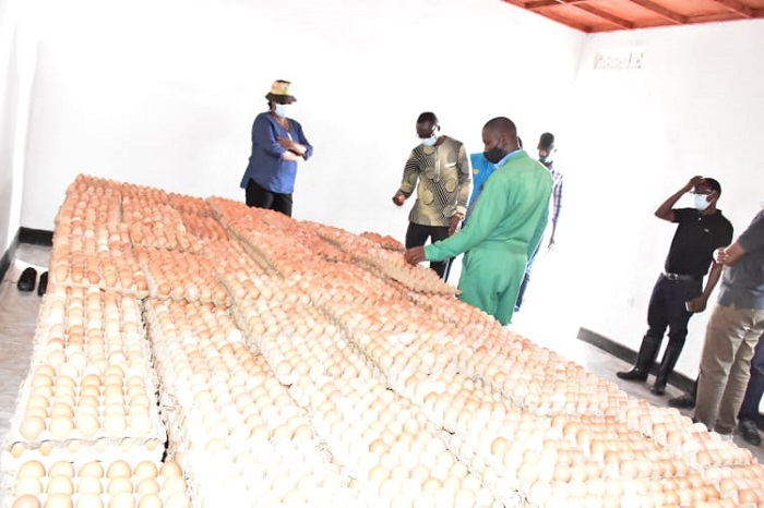 Mbarushimana yereka Minisitiri Mukeshimana umusaruro w'amagi