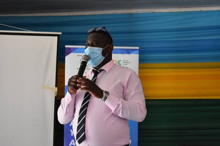 Aaron Clevis Mbembe, Umukozi ushinzwe ubuvugizi n'ibijyanye n'amategeko mu kigo Health Development Initiative (HDI)