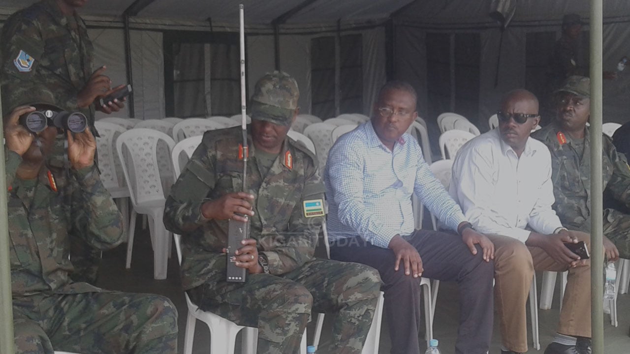 Mbere yo kubituritsa abantu barabyitaza kugira ngo bitagira uwo bikomeretsa
