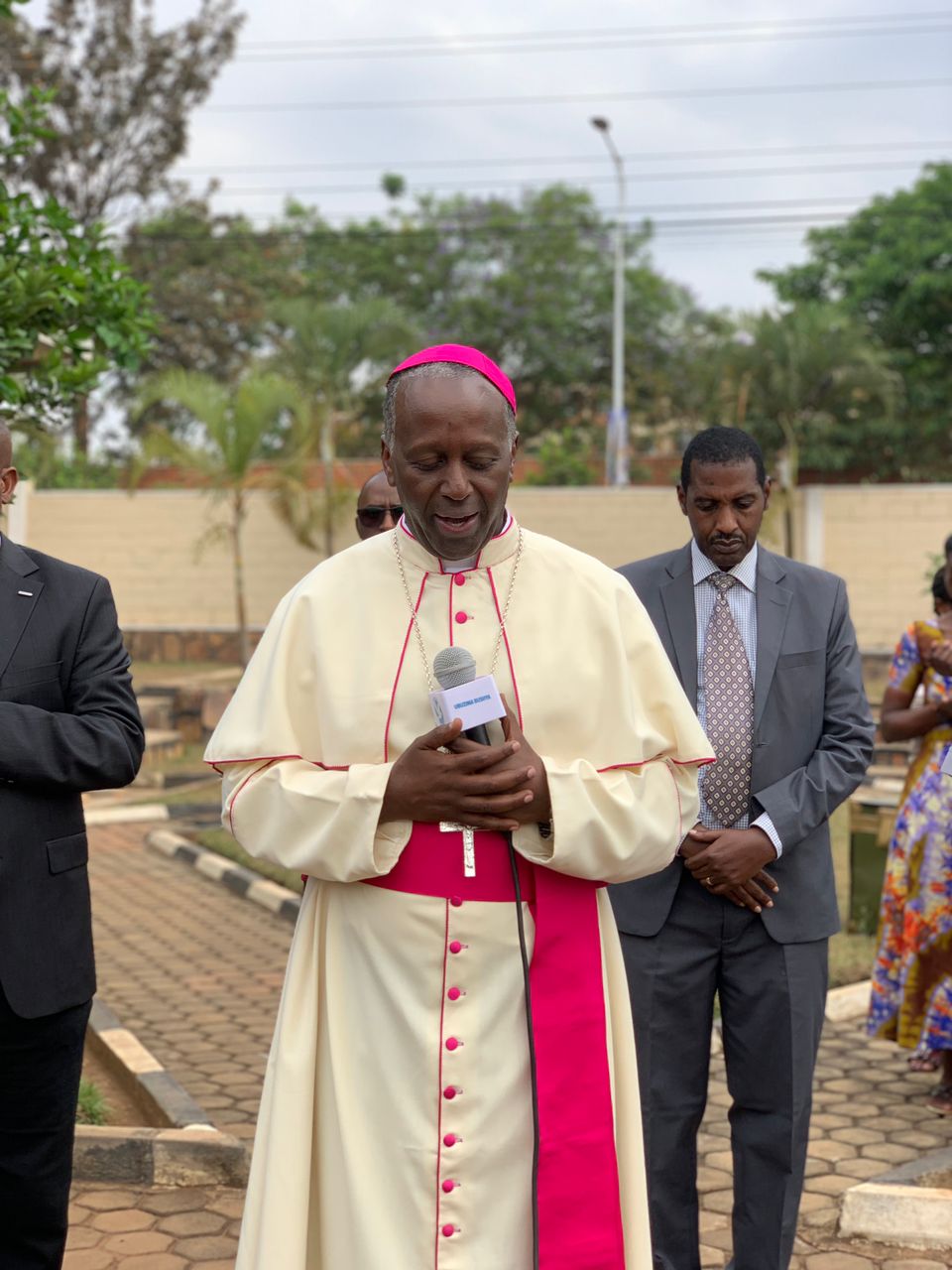 Mbere yo gusezera ku Banyakigali, Musenyeri Ntagungira yabanje kubashimira uburyo bamubaniye neza