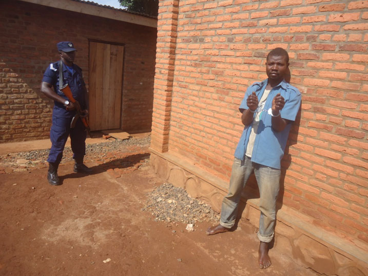 Mbonimpaye avuga ko yasambanyije Doroteya kubwumvikane.