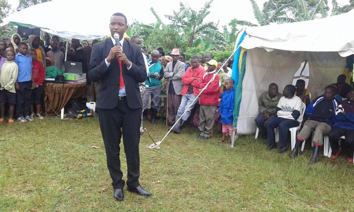 Umuyobozi w'Akarere ka Kirehe, Muzungu Gerald, asaba buri wese ubwitange mu kazi akora.